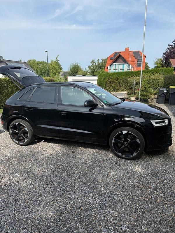 Schwarz Gebraucht 2016 Audi RS Q3 Sport SUV | 32.900 € (Fairer Preis) - Bild 1/4
