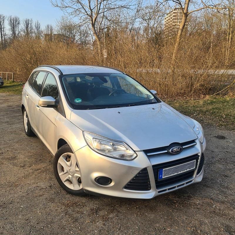 Gebraucht Ford Focus 116 PS (85 kW) 2013 Silber Kombi