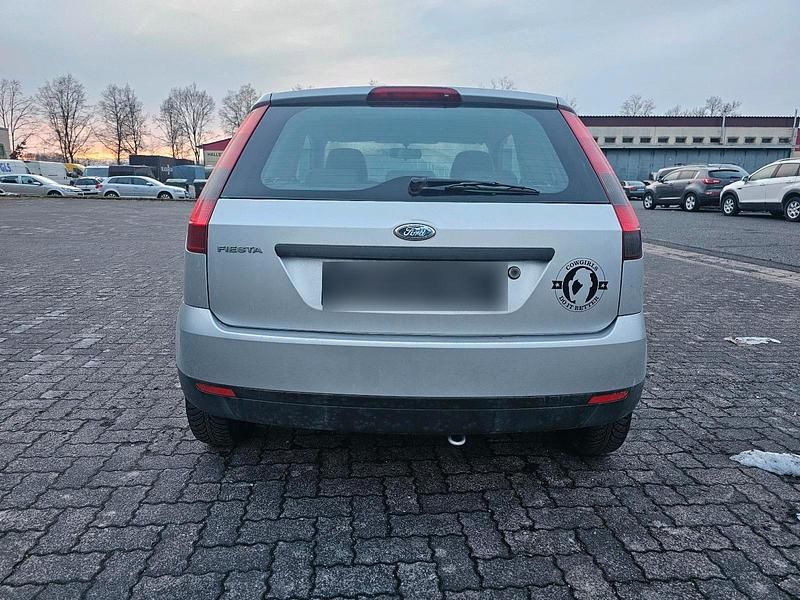 Gebraucht Ford Fiesta 60 PS (44 kW) 2004 Grau Kleinwagen
