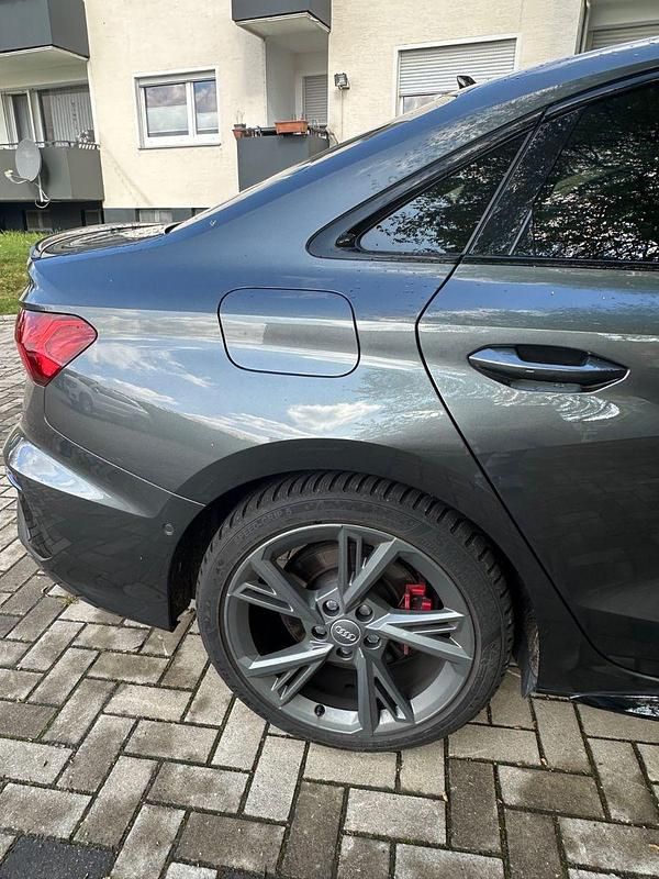 Gebraucht Audi S3 Ambiente 311 PS (228 kW) 2022 Grau Limousine