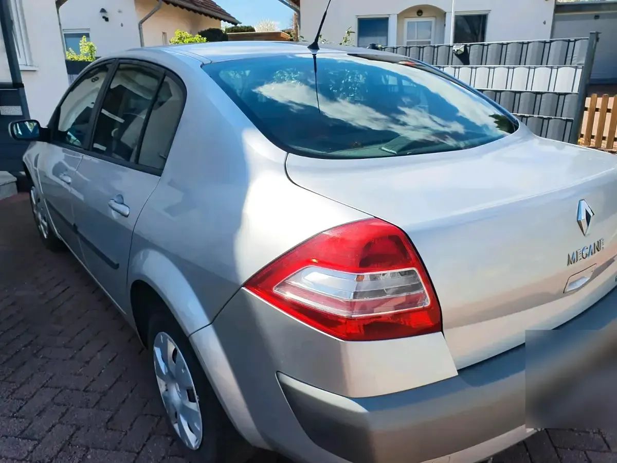 Gebraucht Renault Mégane II 111 PS (81 kW) 2006 Silber Limousine