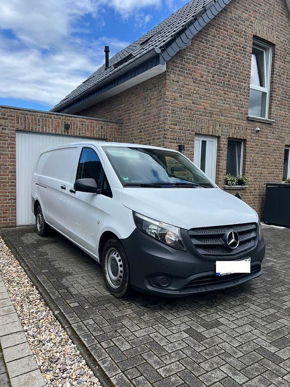 Weiß Gebraucht 2018 Mercedes Vito Van / Kleinbus | 9.950 € (Superpreis) - Bild 1/4