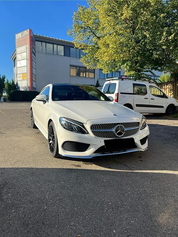 Weiß Gebraucht 2016 Mercedes C250 AMG Coupé | 25.000 € (Etwas zu teuer) - Bild 1/4