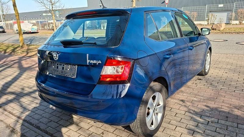 Gebraucht Skoda Fabia Style 95 PS (69 kW) 2017 Blau Limousine