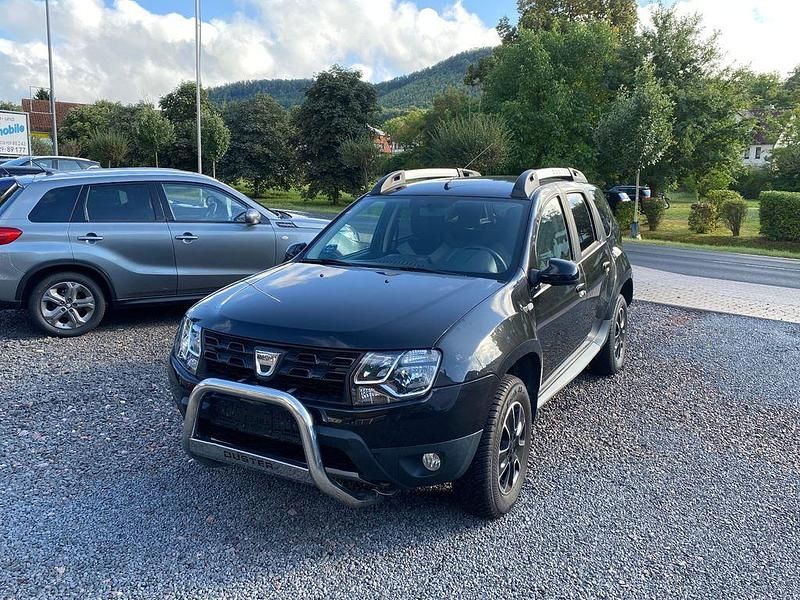 Schwarz Gebraucht 2017 Dacia Duster Black Shadow SUV | 9.400 € (Fairer Preis) - Bild 1/4