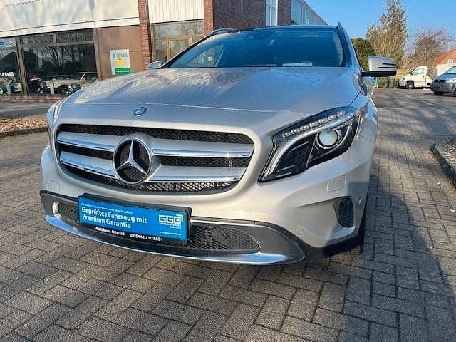 Gebraucht Mercedes GLA200 136 PS (100 kW) 2016 Silber SUV