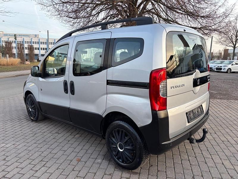 Gebraucht Peugeot TePee Outdoor 73 PS (53 kW) 2010 Grau Kombi