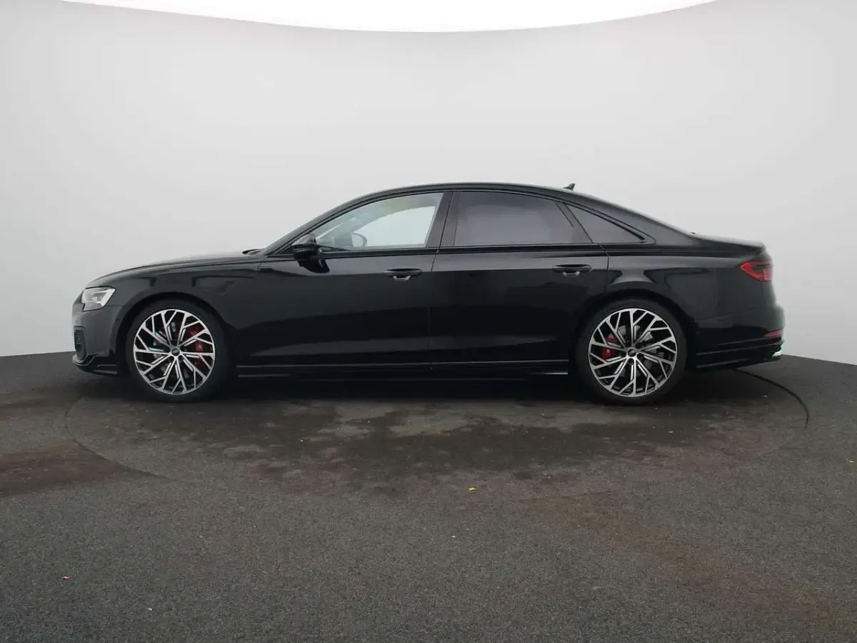 Gebraucht Audi S8 Comfort 571 PS (419 kW) 2023 Mythosschwarz metallic Limousine
