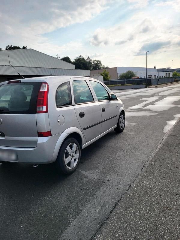Gebraucht Opel Meriva 90 PS (66 kW) 2004 Silber Van / Kleinbus