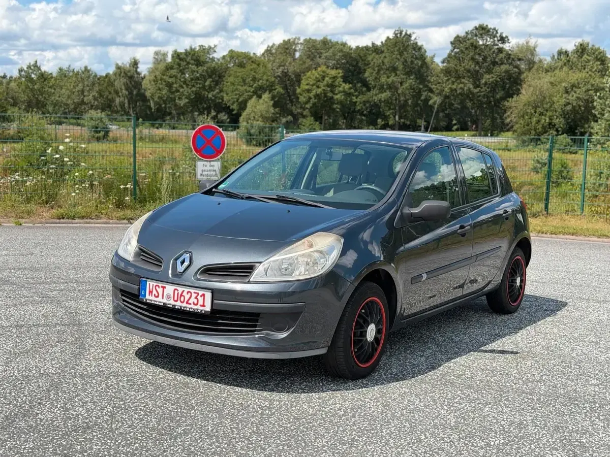Gebraucht Renault Clio II 75 PS (55 kW) 2006 Grau Limousine