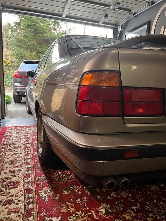 Gebraucht BMW 535 211 PS (155 kW) 1988 Silber Limousine