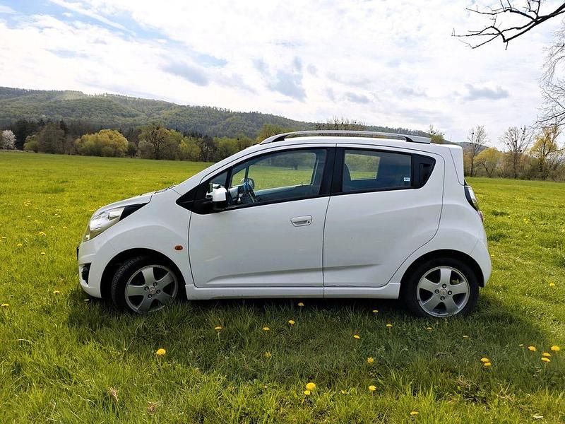 Gebraucht Chevrolet Spark LT 82 PS (60 kW) 2011 Weiß Kleinwagen