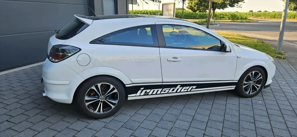 Gebraucht Opel Astra GTC 90 PS (66 kW) 2009 Weiß Coupé
