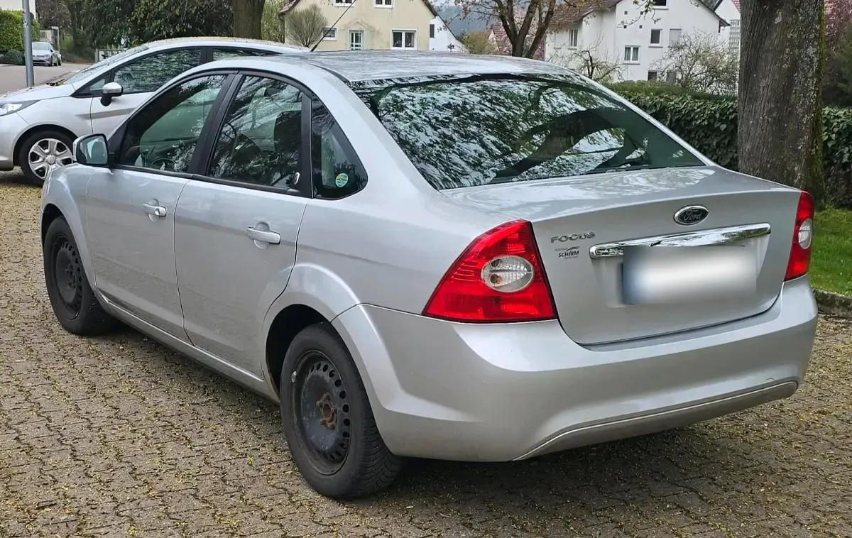 Begagnad Ford Focus 145 HK (106 kW) 2008 Silver Sedan