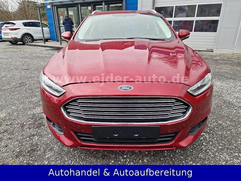 Gebraucht Ford Mondeo Trend 165 PS (121 kW) 2019 Rot Kombi