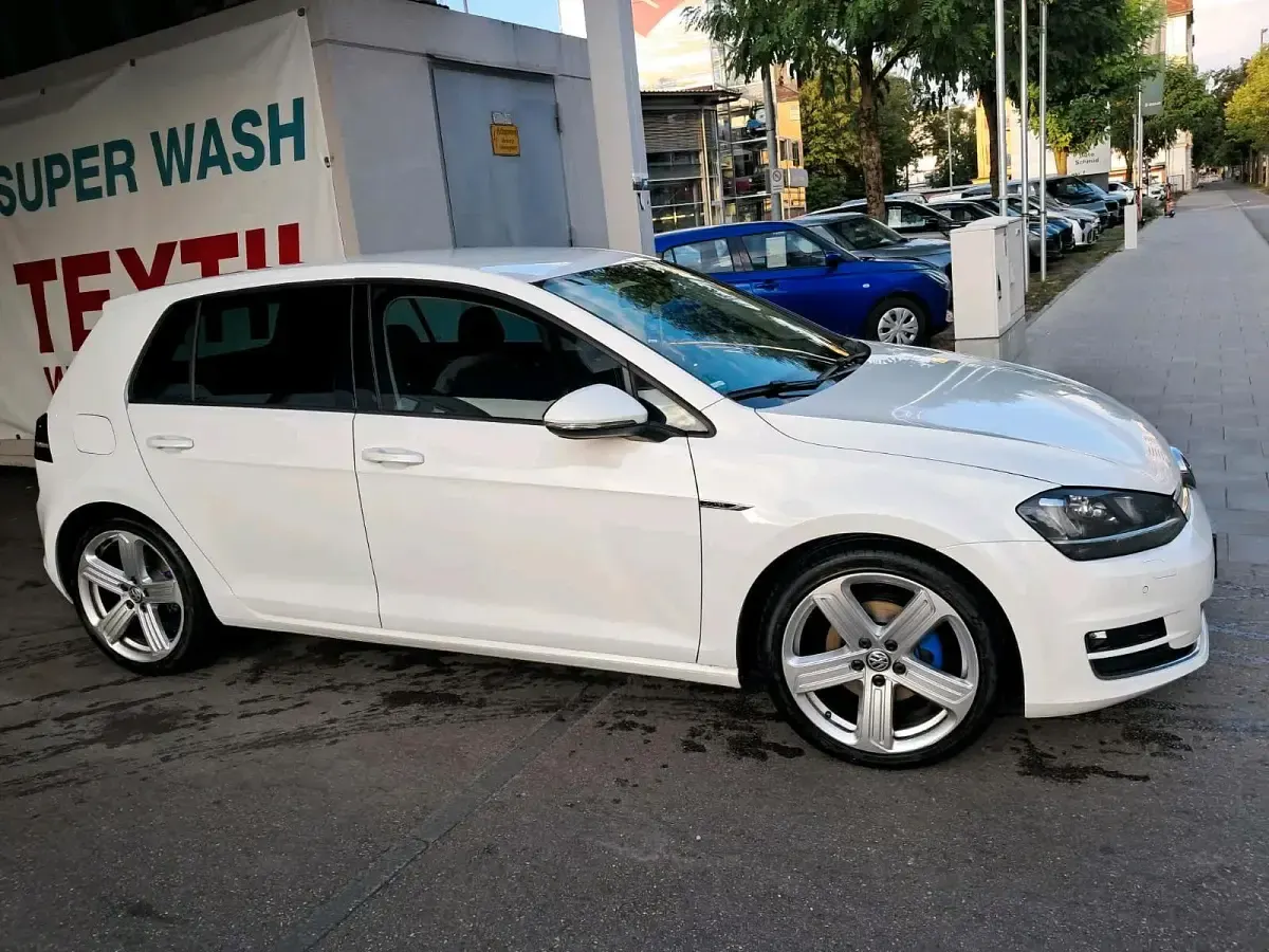 Gebraucht VW Golf VII 150 PS (110 kW) 2016 Weiß Limousine