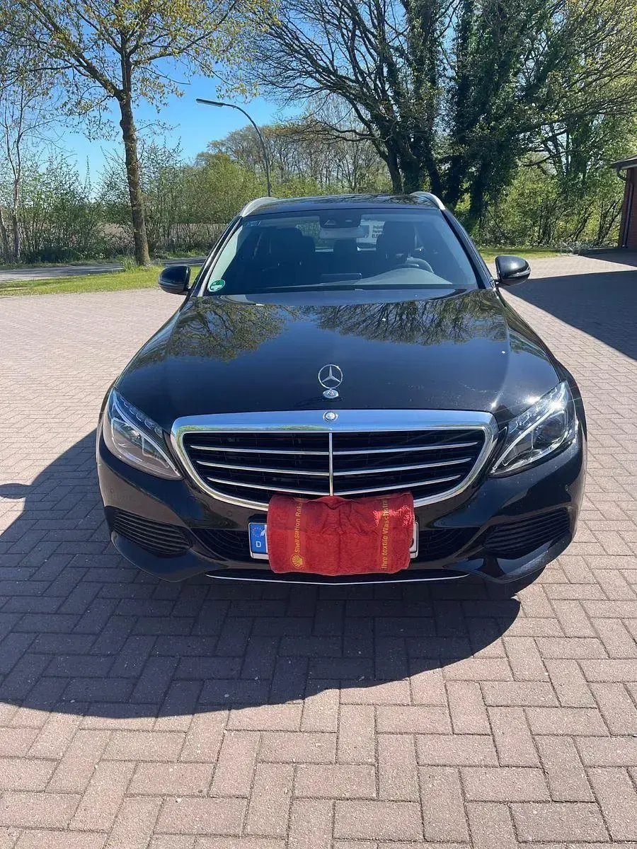Gebraucht Mercedes C180 Exclusive 156 PS (114 kW) 2017 Schwarz Kombi