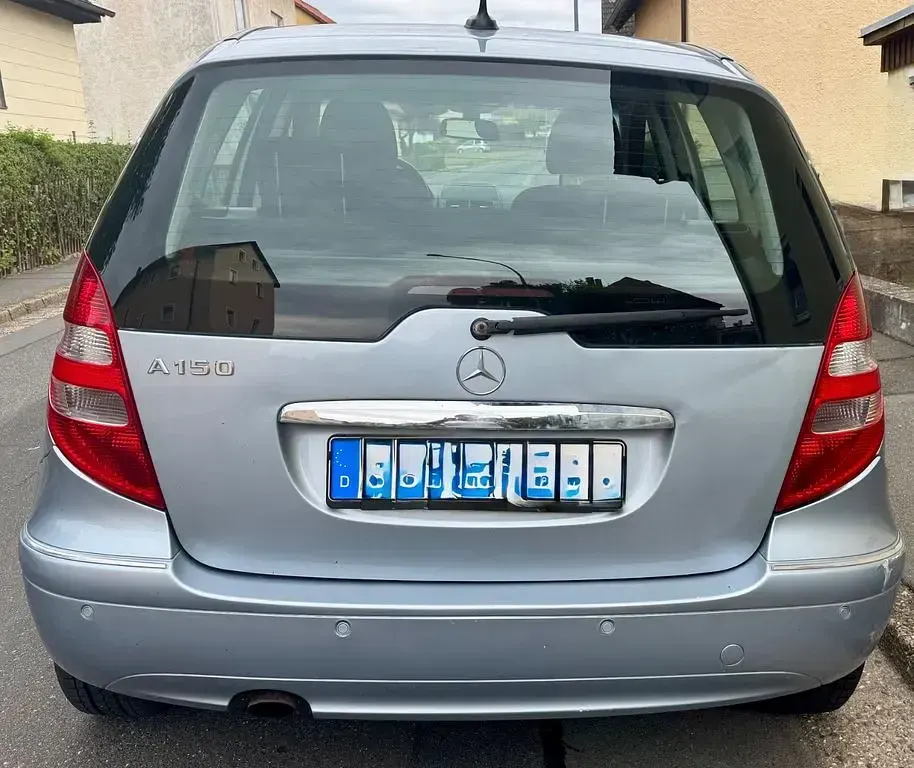 Gebraucht Mercedes A150 Elegance 95 PS (69 kW) 2007 Silber Van / Kleinbus