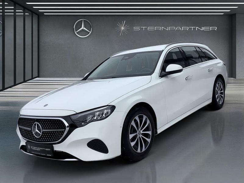 Gebraucht Mercedes E220 Avantgarde 197 PS (144 kW) 2024 Weiß Limousine