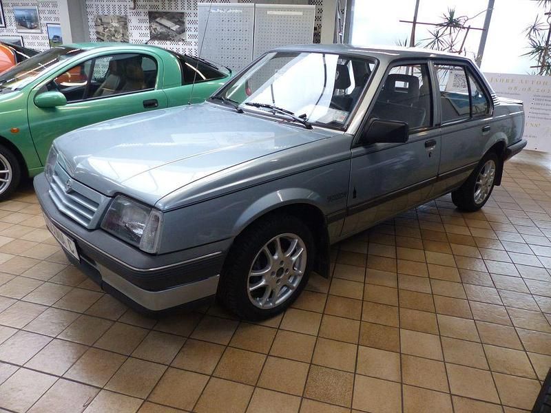 Gebraucht Opel Ascona 75 PS (55 kW) 1988 Silber Limousine