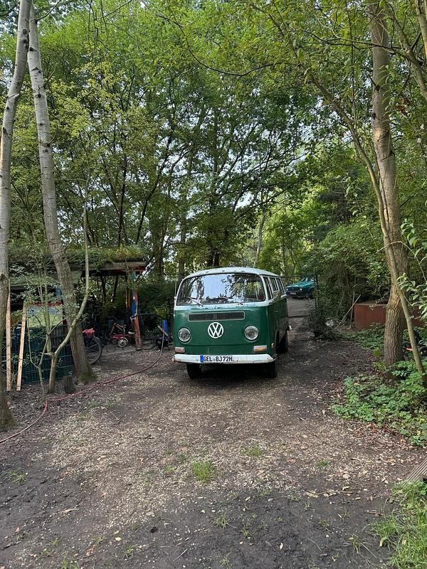 Grün Gebraucht 1972 VW T2 Van | 27.950 € - Bild 1/4