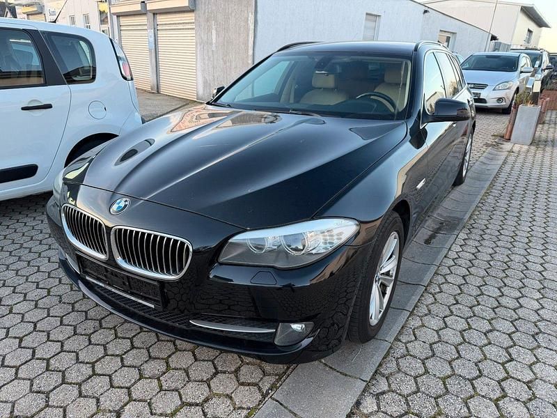Schwarz Gebraucht 2012 BMW 520 Kombi | 6.500 € (Superpreis) - Bild 1/4