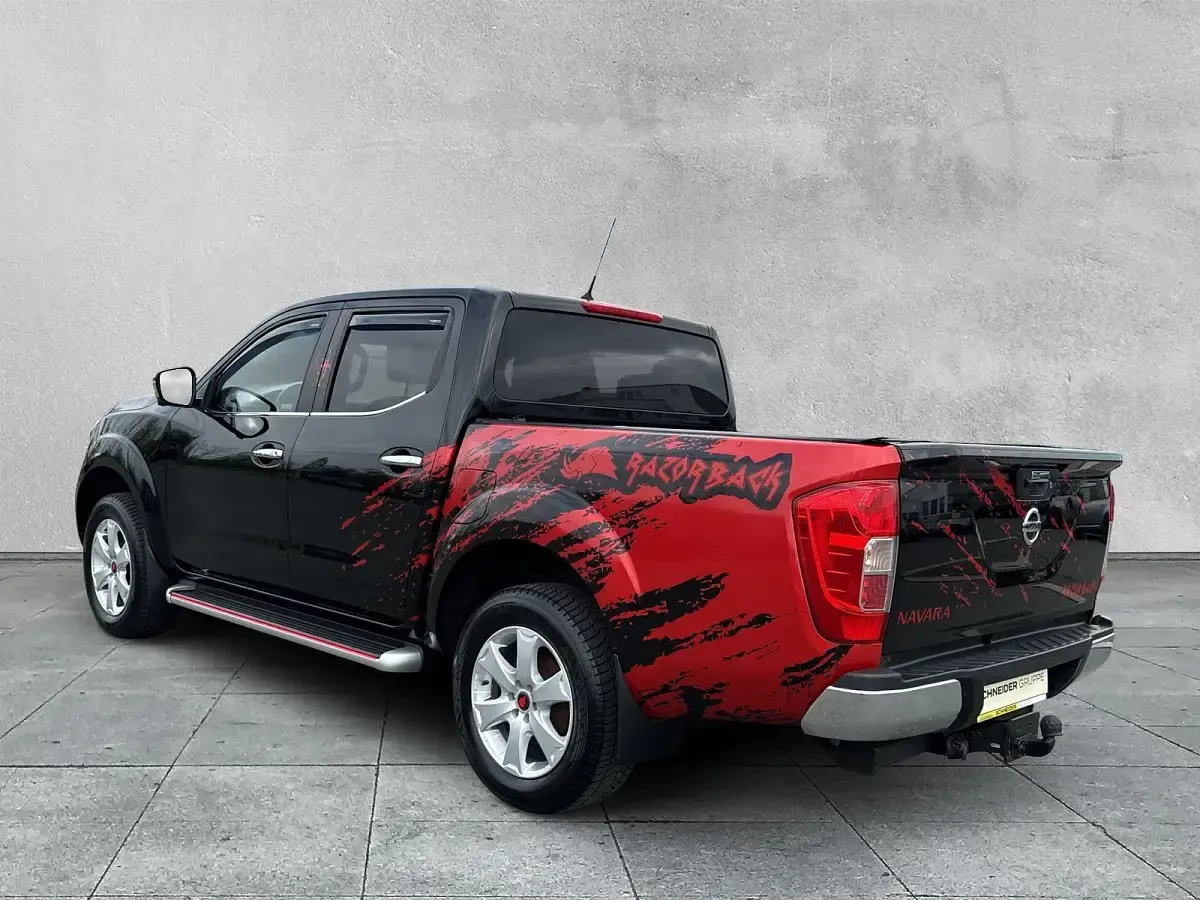 Gebraucht Nissan Navara N-Connecta 163 PS (119 kW) 2017 Schwarz Pickup