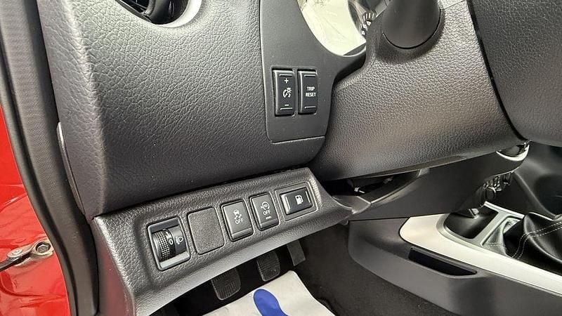 Gebraucht Renault Alaskan Experience 190 PS (139 kW) 2017 Rot Pickup