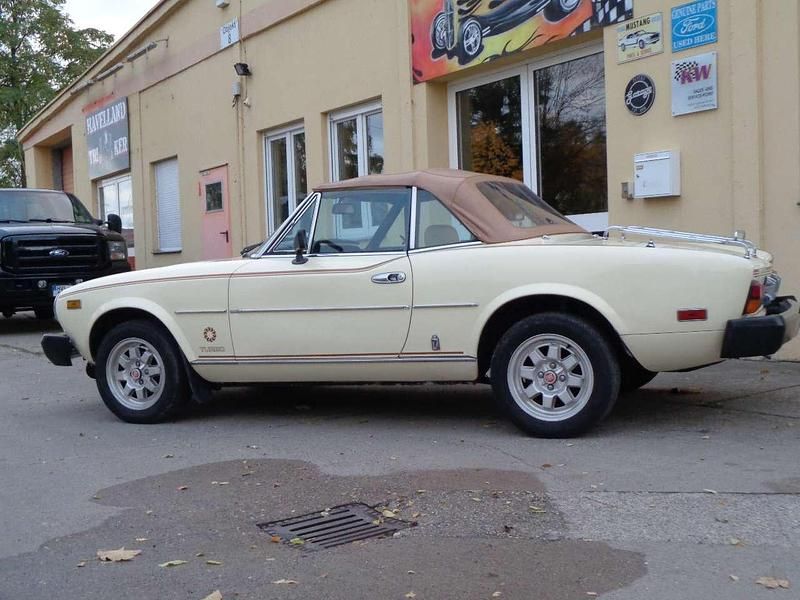 Gebraucht Fiat 124 Spider 116 PS (85 kW) 1982 Beige Cabrio