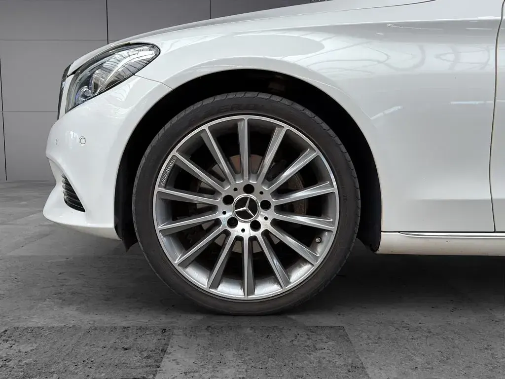 Gebraucht Mercedes C200 AMG line 184 PS (135 kW) 2014 Weiß Limousine