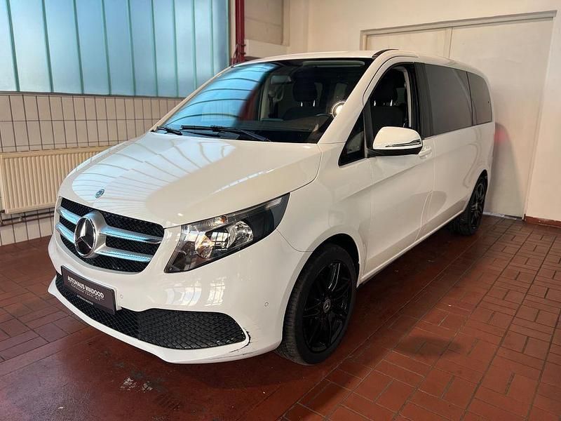 Gebraucht Mercedes V300 Edition 237 PS (174 kW) 2021 Weiß Van / Kleinbus