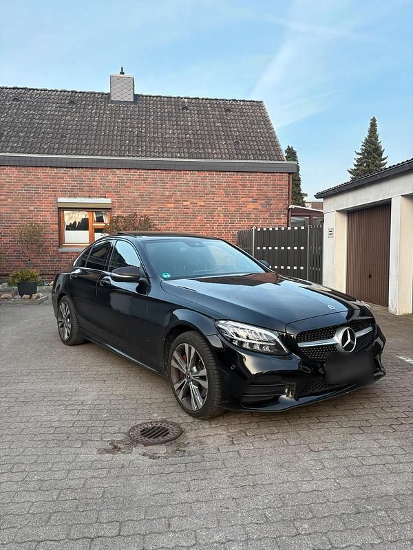 Gebraucht Mercedes C300 258 PS (189 kW) 2019 Schwarz Limousine