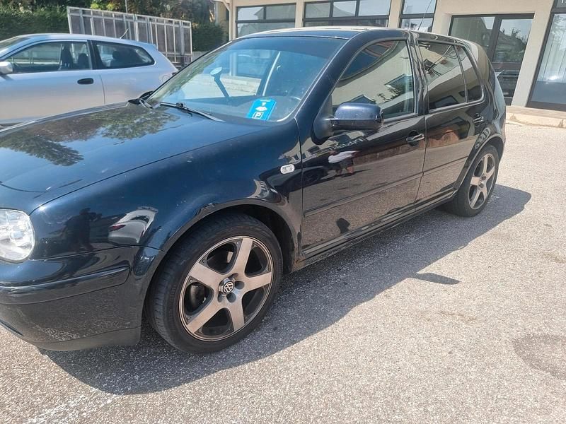 Blau Gebraucht 2004 VW Golf IV Kombi | 2.250 € (Etwas zu teuer) - Bild 1/4