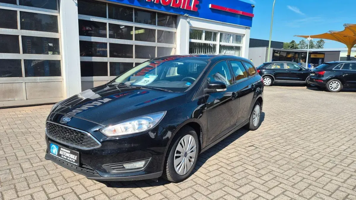 Gebraucht Ford Focus Titanium 125 PS (91 kW) 2018 Grau Kombi