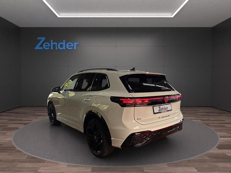 Gebraucht VW Tiguan R-line 150 PS (110 kW) 2025 Weiß SUV