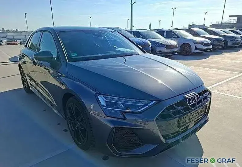 Gebraucht Audi A3 S-Line 150 PS (110 kW) 2025 Daytonagrau perleffekt Limousine