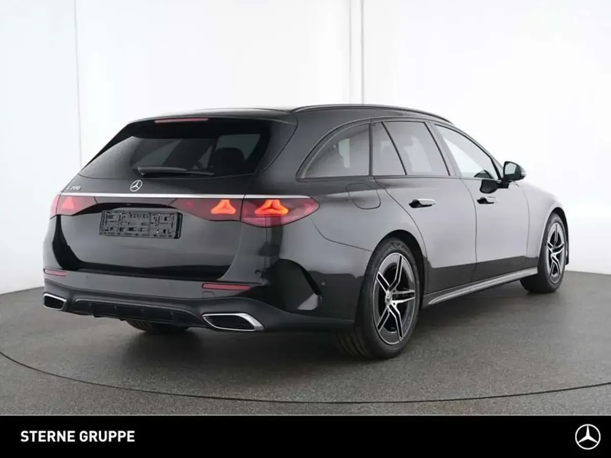 Gebraucht Mercedes E200 AMG 204 PS (150 kW) 2025 Lack obsidianschwarz Kombi