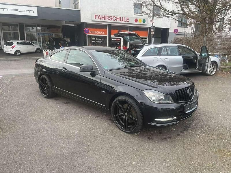 Gebraucht Mercedes C350 306 PS (225 kW) 2011 Schwarz  unilack Coupé