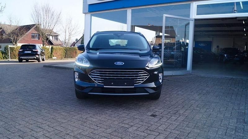 Gebraucht Ford Kuga Titanium 152 PS (111 kW) 2022 Schwarz SUV