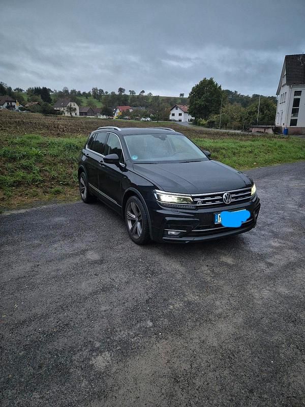 Schwarz Gebraucht 2020 VW Tiguan SUV | 29.500 € (Etwas zu teuer) - Bild 1/4