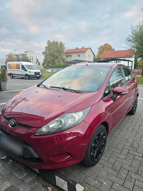Gebraucht Ford Fiesta 60 PS (44 kW) 2009 Rot Kleinwagen