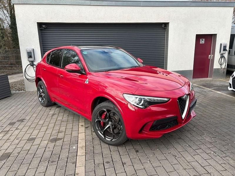 Rot Gebraucht 2020 Alfa Romeo Stelvio Quadrifoglio SUV | 44.900 € (Superpreis) - Bild 1/4