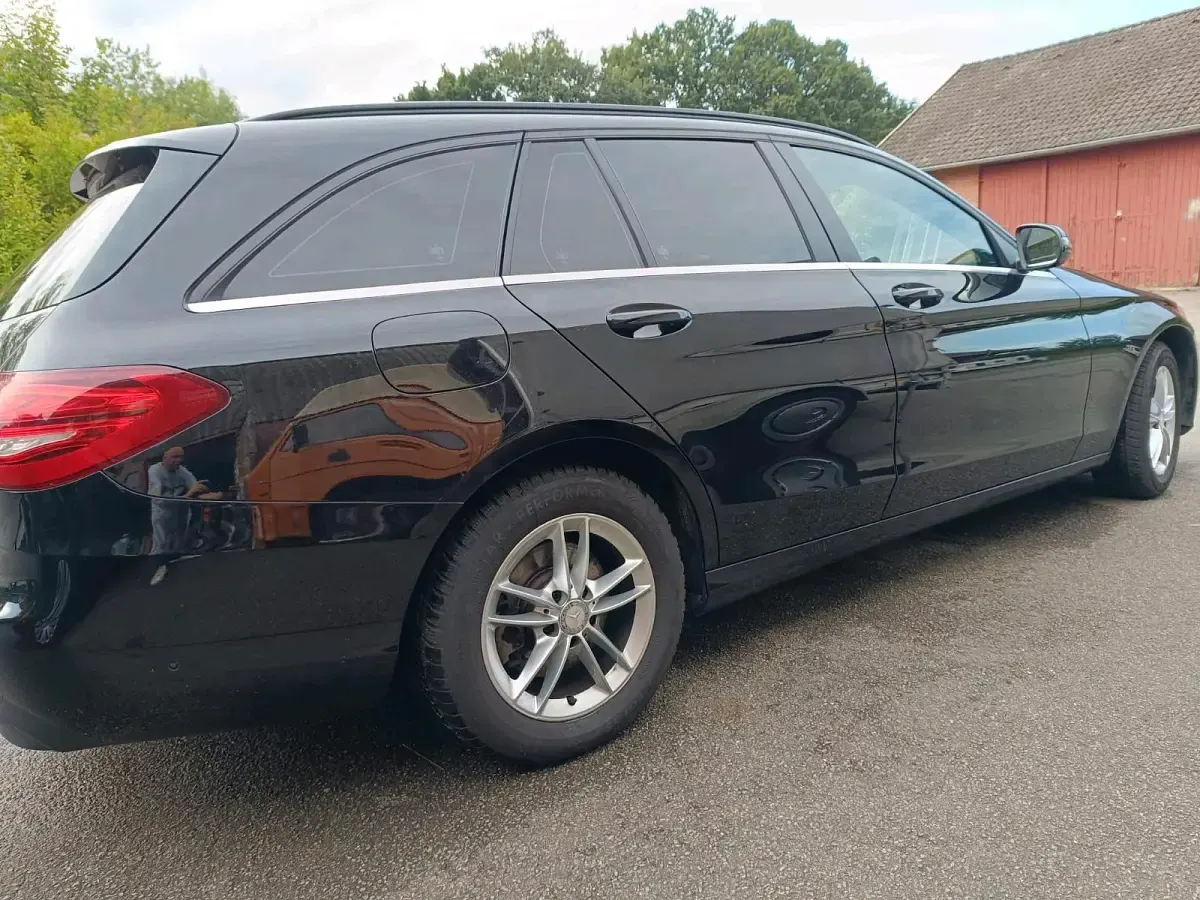 Gebraucht Mercedes C180 116 PS (85 kW) 2017 Schwarz Kombi