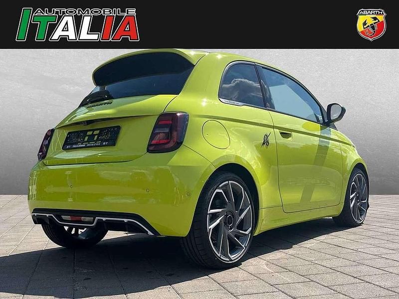 Usata Abarth 500 113 kW (154 CV) 2023 Verde Berlina