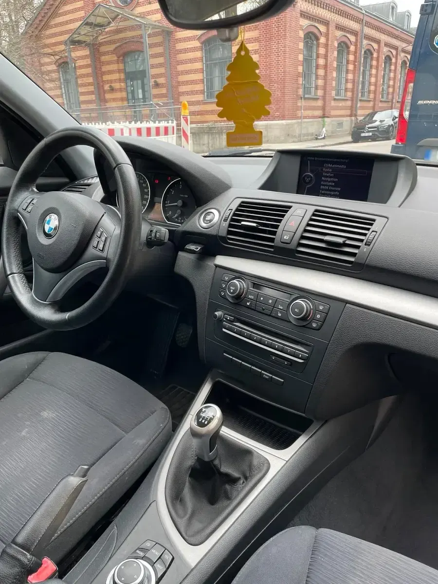 Gebraucht BMW 116 119 PS (87 kW) 2009 Schwarz Kleinwagen