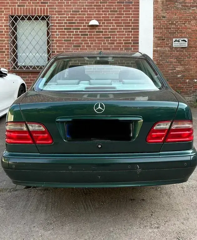 Second-hand Mercedes 240 170 CP (125 kW) 2000 Verde Berlinǎ