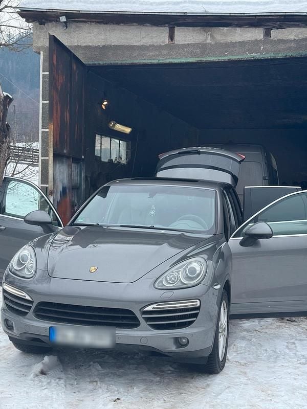 Grau Gebraucht 2012 Porsche Cayenne SUV | 17.000 € (Guter Preis) - Bild 1/4