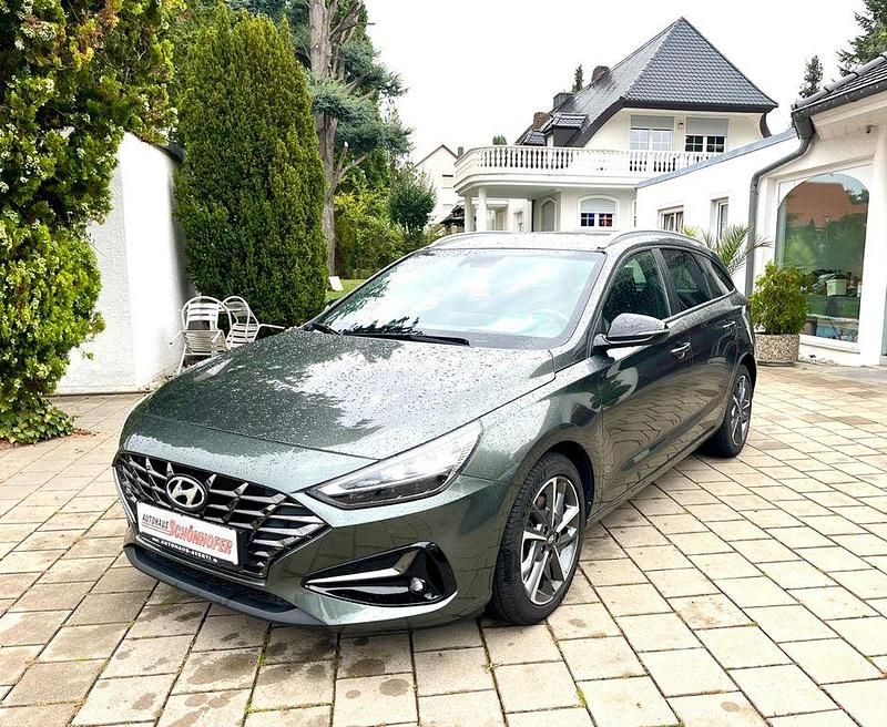 Grau Gebraucht 2024 Hyundai i30 GO! Kombi | 21.900 € (Teuer) - Bild 1/4