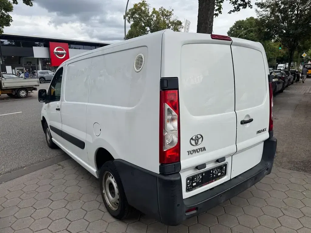 Gebraucht Toyota Proace 128 PS (94 kW) 2016 Weiß Van / Kleinbus