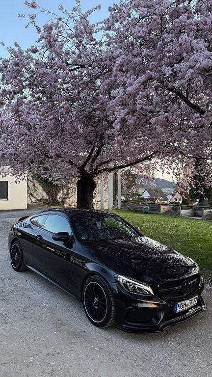 Schwarz Gebraucht 2016 Mercedes C200 AMG Coupé | 21.000 € (Fairer Preis) - Bild 1/4
